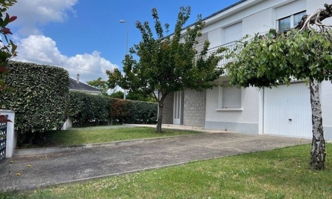 Monplaisir House | House with enclosed garden near the city center of Angers