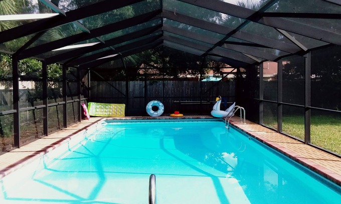 Cinco Bayou House | House with free pool. In Winter pool can be heated for 32 dollars-a-day extra.