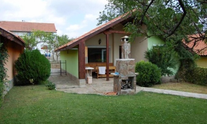 Kamenar House | House with garden