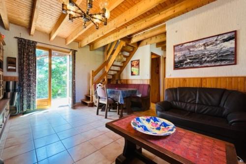 Penvins House | House with garden close to the sea