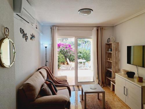 Torrevieja Apartment | House with palm tree