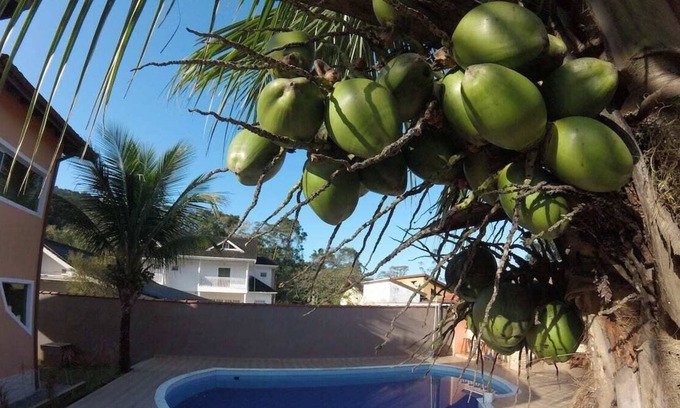 Mococa House | House with pool and barbecue in a closed condominium