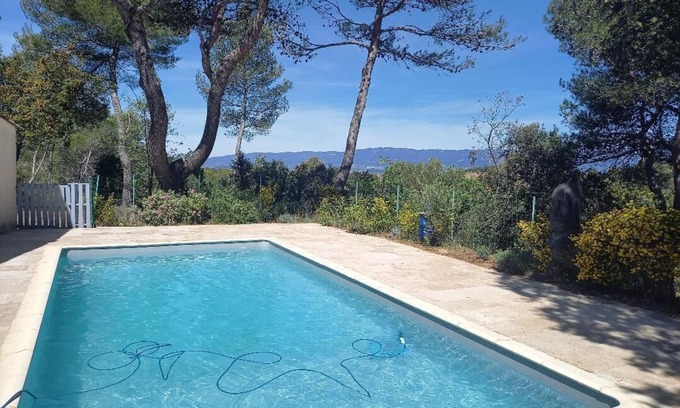 La Tour-d'Aigues House | House with pool and amazing view ideal for the lovers of nature