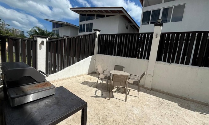 Nueva Gorgona House | House with pool in Coronado, 5 minutes from the beach club at the edge of the beach.
