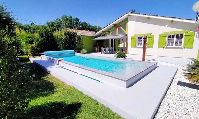 Brach Villa | House with swimming pool wellness area shared between Bordeaux and Lacanau ocean