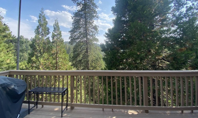 Blue Jay House | House with two deck
