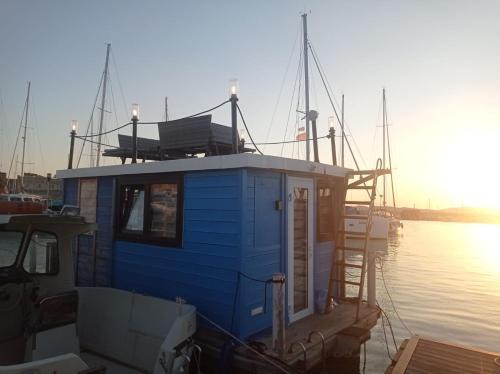 Alghero Boat Rental | Houseboat BlueSeaDream Dolphin Casetta Galleggiante