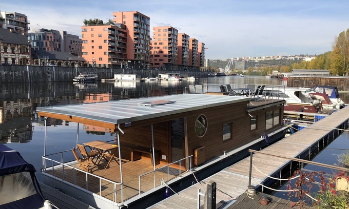 Holesovice Boat Rental | Houseboat Bonanza in Prague - Bed & Cruise