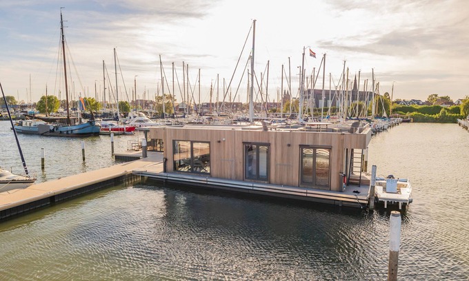 Municipality of Waterland Boat Rental | Houseboat: "De Albatros" with tender