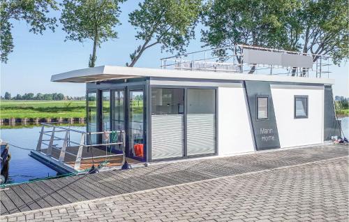 Nieuwpoort Boat Rental | Houseboat Escapade
