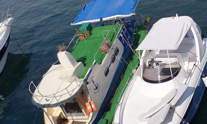 Torre del Greco Boat Rental | Houseboat Experience - 0 km from the sea
