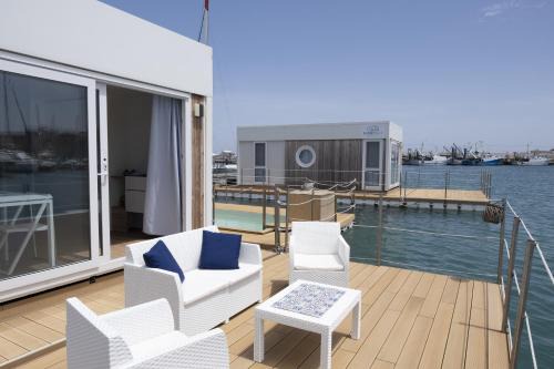 Bisceglie Boat Rental | Houseboat Floatart Experience Bisceglie