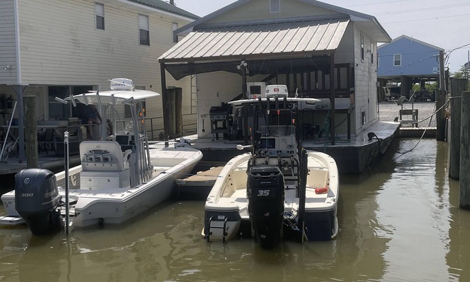 Venice Boat Rental | Houseboat in Venice Marina. PARKING LOT ACCES. DRIVE. RIGHT UP TO HOUSEBOAT