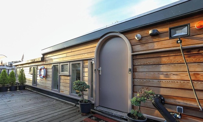 Amsterdam East Boat Rental | HouseBoat next to AMSTEL in the City Centre (1br)