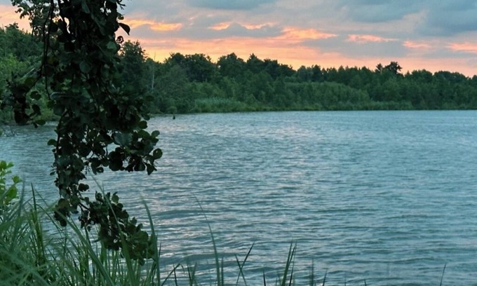 Oberhavel Boat Rental | Houseboat Queen Emma! Deep relaxation on gently rocking waves!