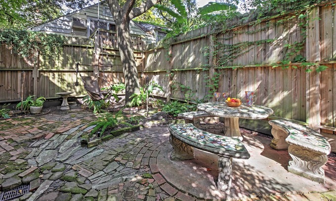 Montrose Cottage | Houston Montrose Home: Walk to Bars & Restaurants!