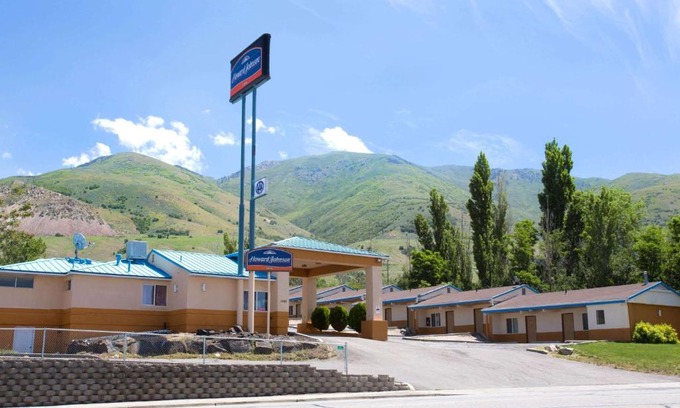 Brigham City Hotel | Howard Johnson by Wyndham Brigham City