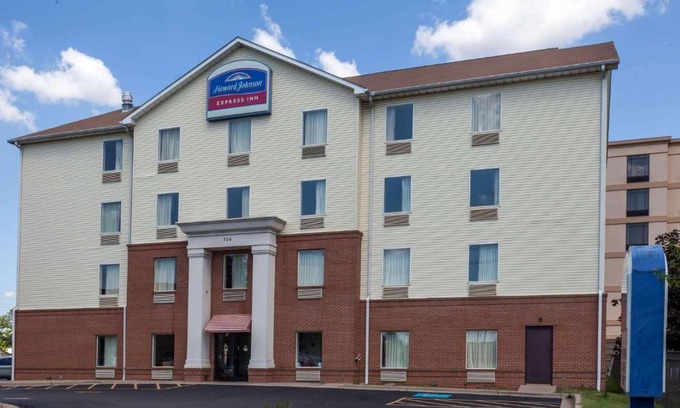 Highland Park Hotel | Howard Johnson by Wyndham Airport