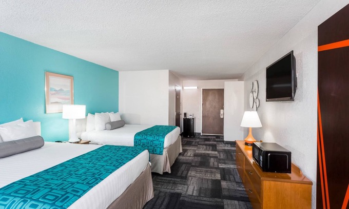 Winter Haven Hotel | Howard Johnson by Wyndham Winter Haven FL