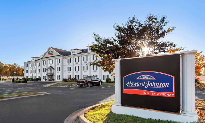 Jackson Hotel | Howard Johnson by Wyndham Jackson