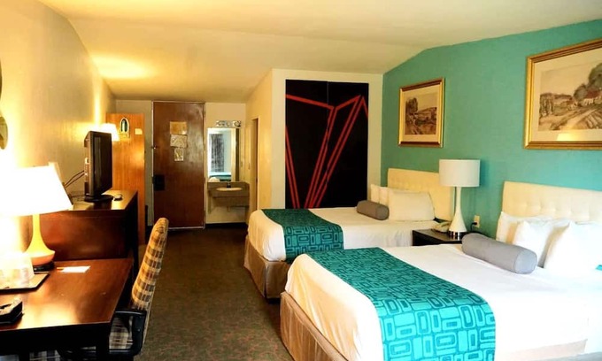 Lake City Hotel | Howard Johnson by Wyndham Lake City