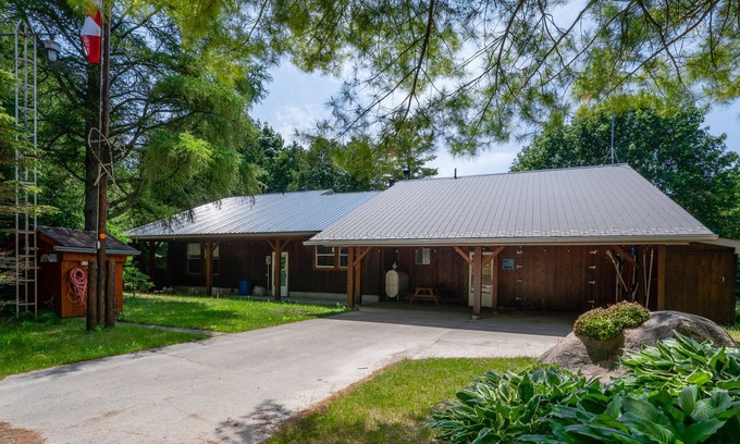 South Bruce Peninsula Cottage | Howdenvale Haven: Lake Huron Getaway with AC