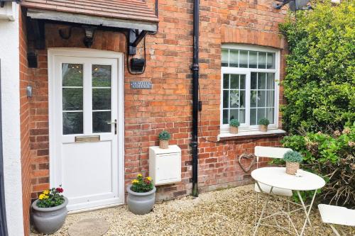 Monmouth House | Howells Cottage