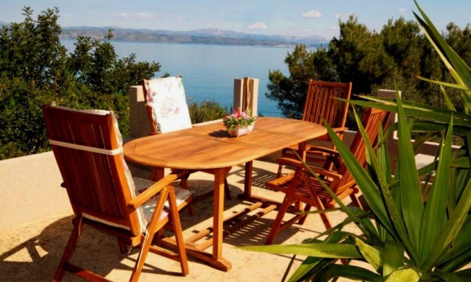 Cove Donja Krusica (Donje selo) House | Holiday house Jagoda - next to the sea: - Cove Donja Krusica (Donje selo), Island Solta, Croatia