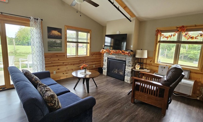 Orange Prairie Cottage | Hubble Legacy Cabin 1
