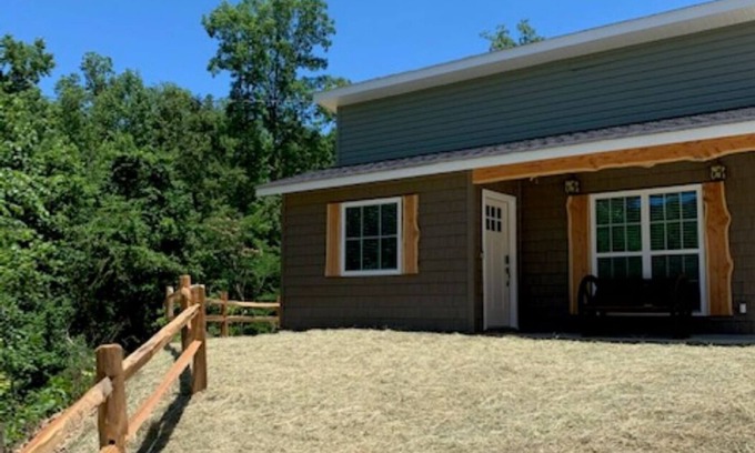 Trenton Cottage | Huckleberry, Quite, Great Fishing, affordable
