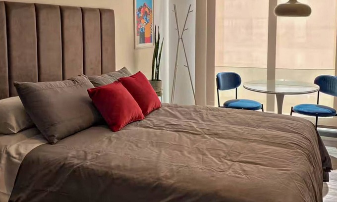Downtown Santiago Condo | Huerfanos Spot by Andes+