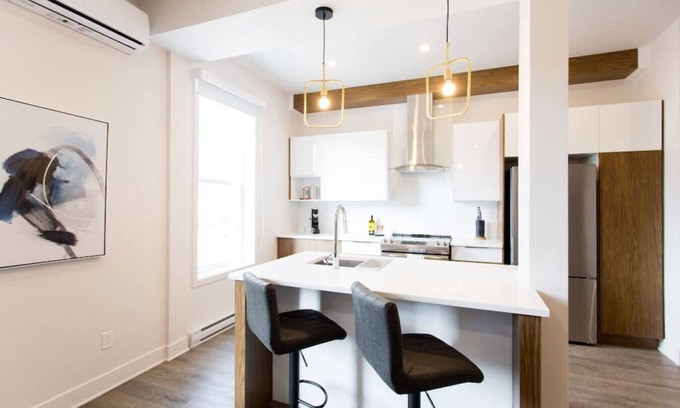 Mile End Apartment | Huge 2 Bdr with Balcony in Mile End by Denstays