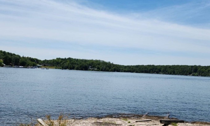 White Lake House | Huge 8-bedroom home with Lake Access in White Lake