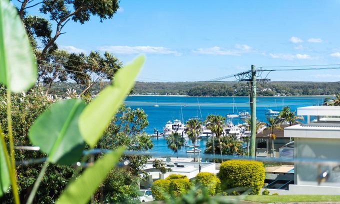 Burraneer House | Huge Bayside Luxury Resort-Style Home with Pool