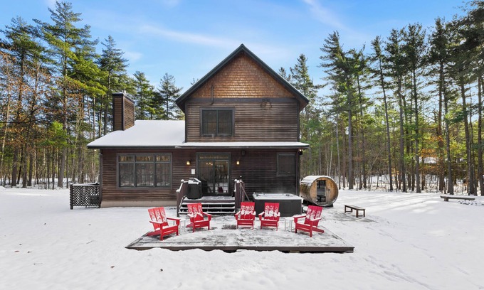 Jay Cabin | Huge Cabin, Near Whiteface and Lake Placid, Hot Tub, Sauna & Game Room