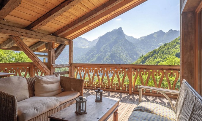 La Baume Ski Chalet | Huge Chic Chalet for Skiing & Summer Fun, Morzine & Avoriaz