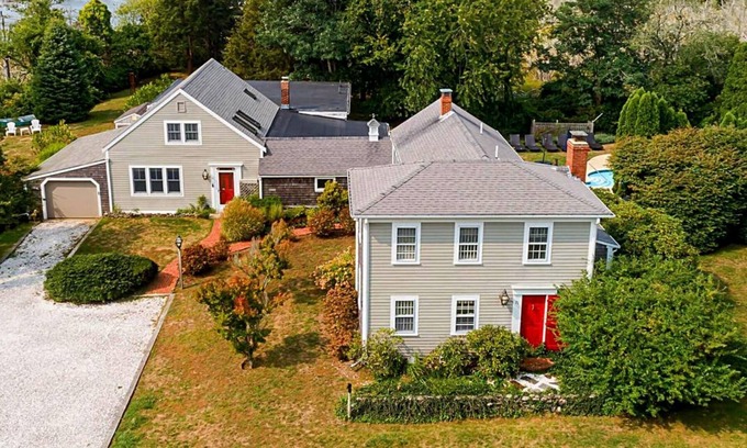 East Dennis House | Huge Family Friendly Estate~Pool, Near Bay Beaches