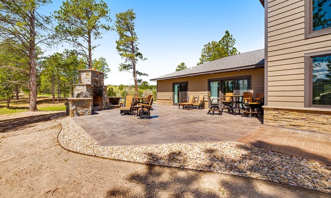 Deadwood House | Huge home w/private hot tub, rec room, gas fireplace, firepit, grill, 2 kitchens