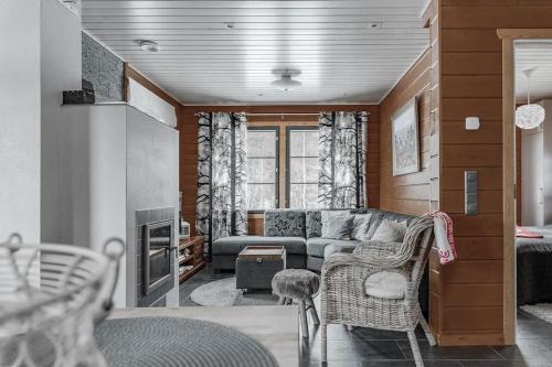 Rukatunturi Ski Chalet | Hullun Mustikka Saukkopari