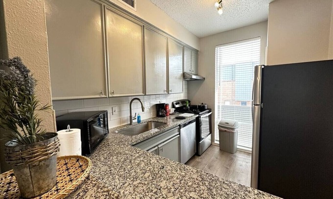 Nassau Bay Apartment | Humble Houston Getaway w/ Prime Bay Area Location