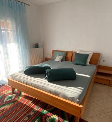 Himare House | Hummingbird