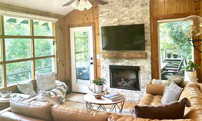 Mirror Lake House | Hummingbird Cottage