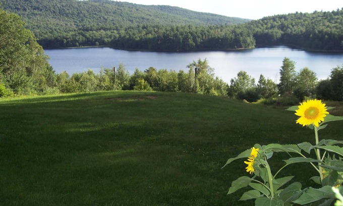 Stoddard Bed & Breakfast | Hummingbird Hill Bed & Breakfast 1