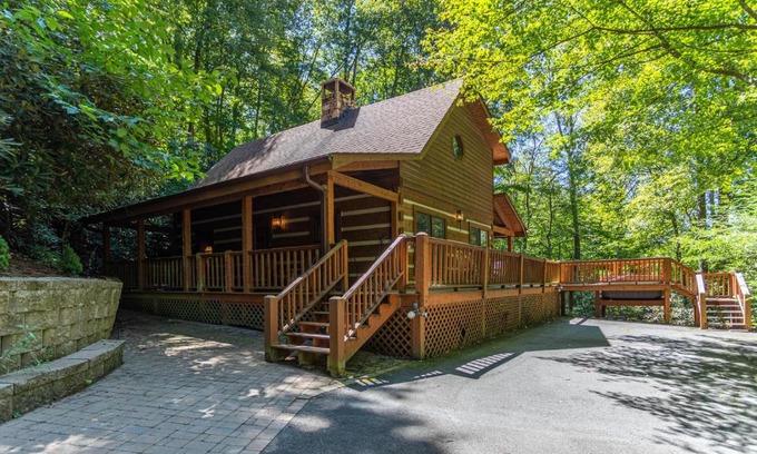 Boone House | Hummingbird Hollow