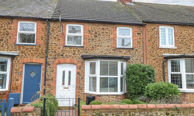 Hunstanton House | Hunny Cottage