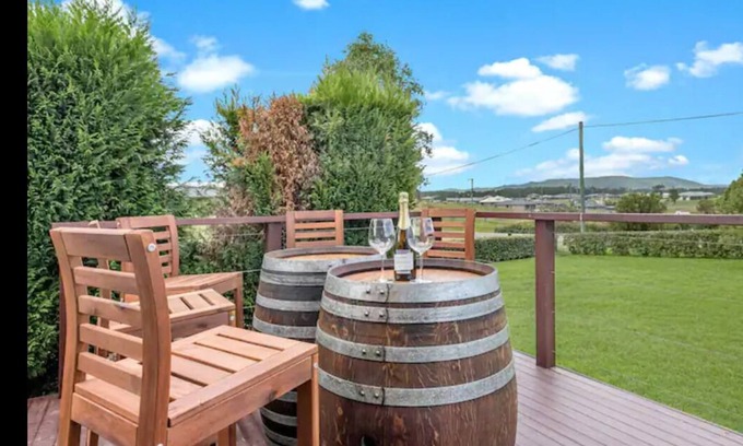 Millfield House | Hunter Retreat with Cinema / Games / Fireplace