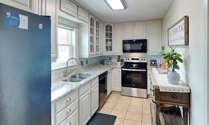 Crescent Beach Cottage | Hunter's Haven