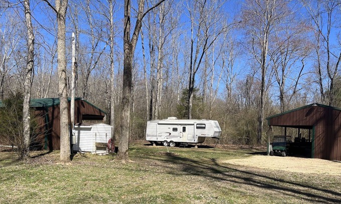 Stewart House | Hunters, Fishermen, and Family RV Camping near Land Between the Lakes