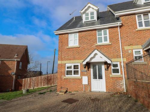 Freshwater House | Hurst View