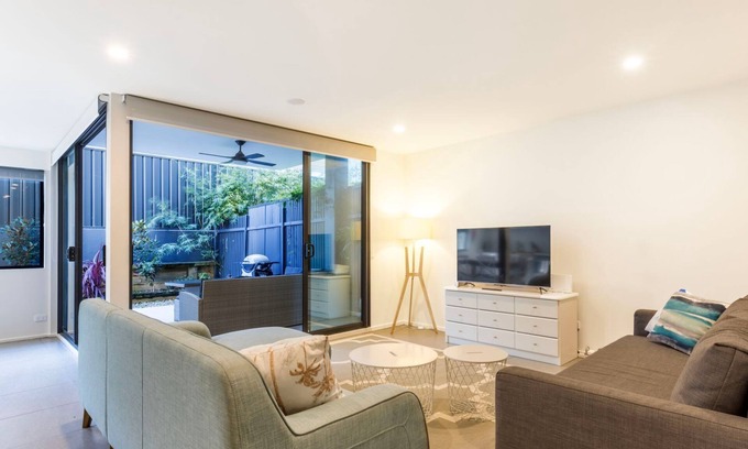 Huskisson Apartment | Husky Sands - Pet Friendly - 5 Mins Walk to Beach